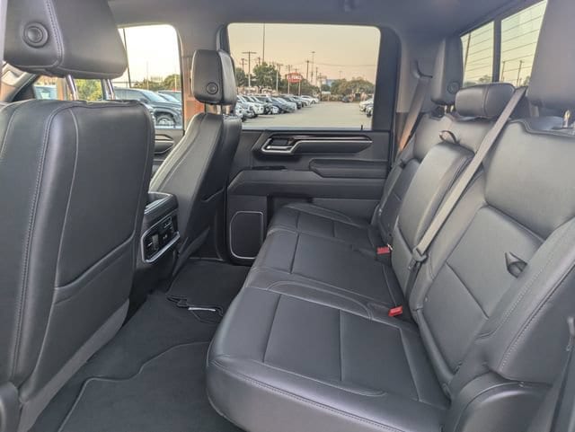 2025 GMC Sierra 2500HD SLT - Photo 25