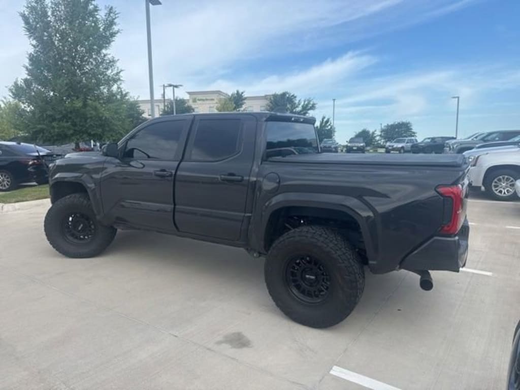 Used 2025 Toyota Tacoma SR5 Truck Double Cab