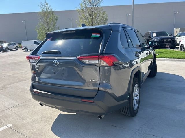 2021 Toyota RAV4 LE photo 2