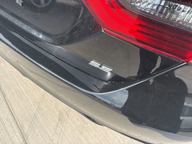 2024 Toyota Camry SE photo 2