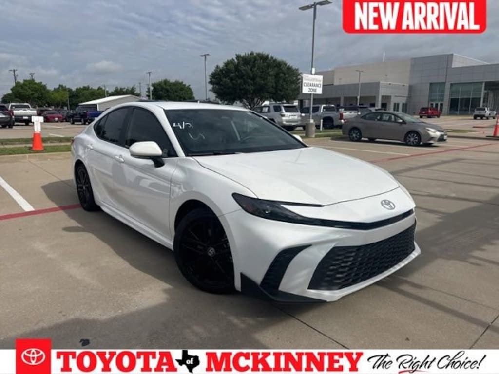 Used 2025 Toyota Camry SE Sedan