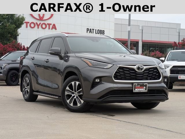 Used 2022 Toyota Highlander XLE with VIN 5TDGZRAH0NS558352 for sale in Mckinney, TX