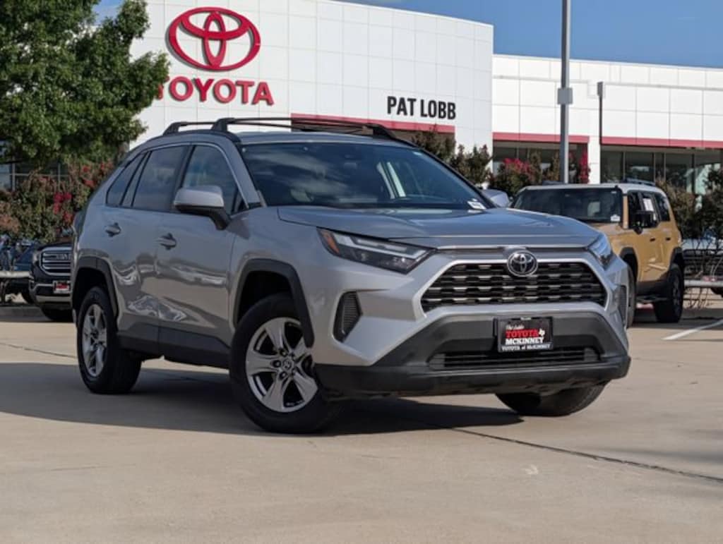 Used 2022 Toyota RAV4 XLE SUV