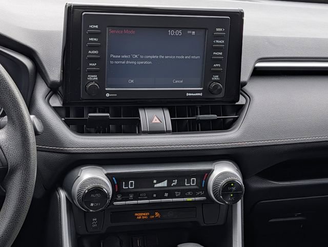 2022 Toyota RAV4 XLE - Photo 14