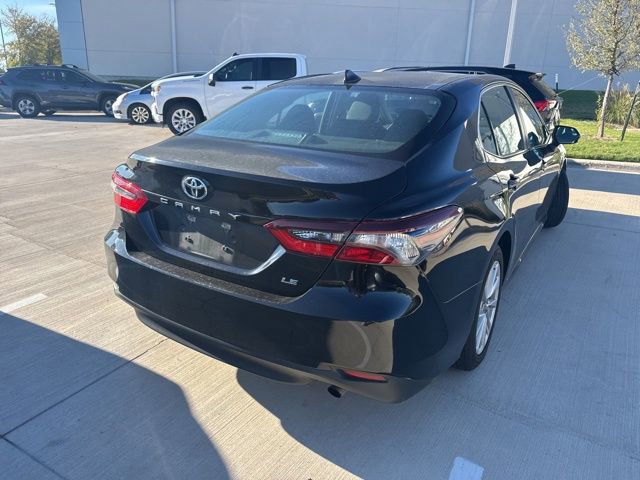 2023 Toyota Camry LE photo 3