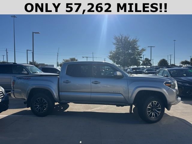 2022 Toyota Tacoma TRD Sport photo 2