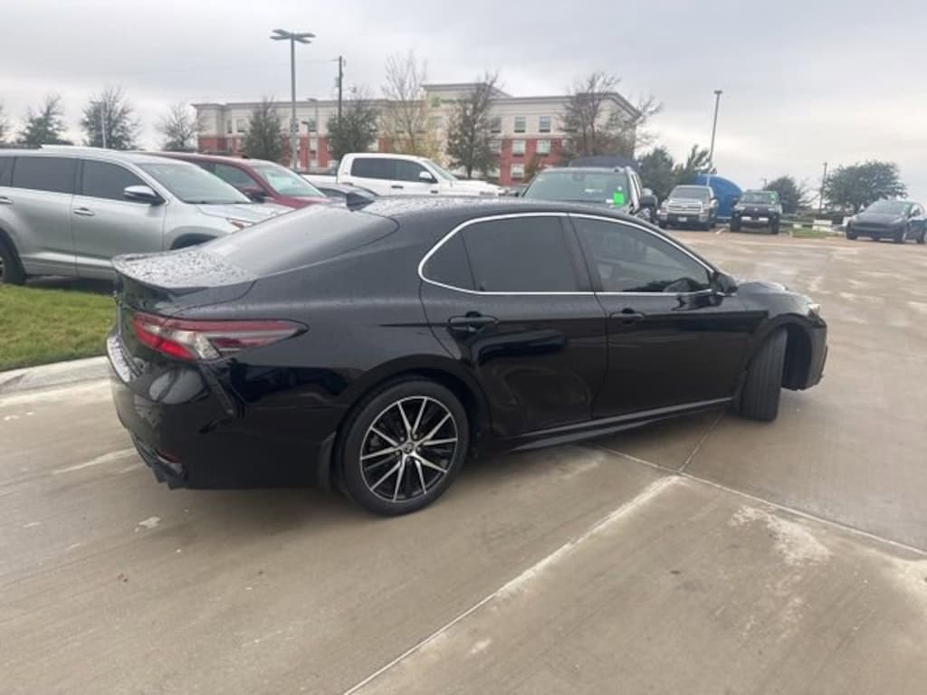 Used 2023 Toyota Camry SE Sedan
