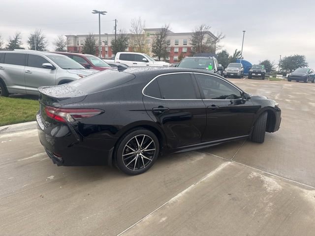 2023 Toyota Camry SE photo 3