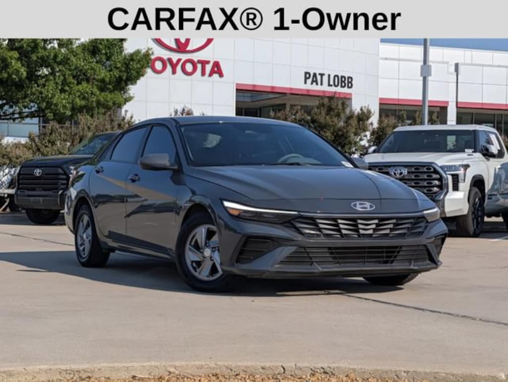 Used 2025 Hyundai Elantra SE Sedan