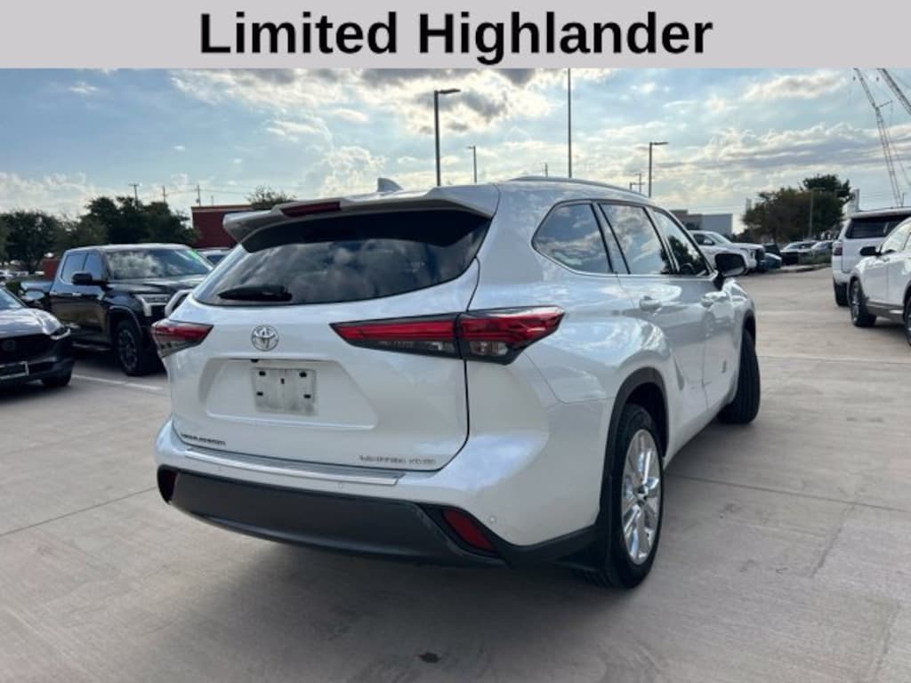 Used 2023 Toyota Highlander Limited SUV