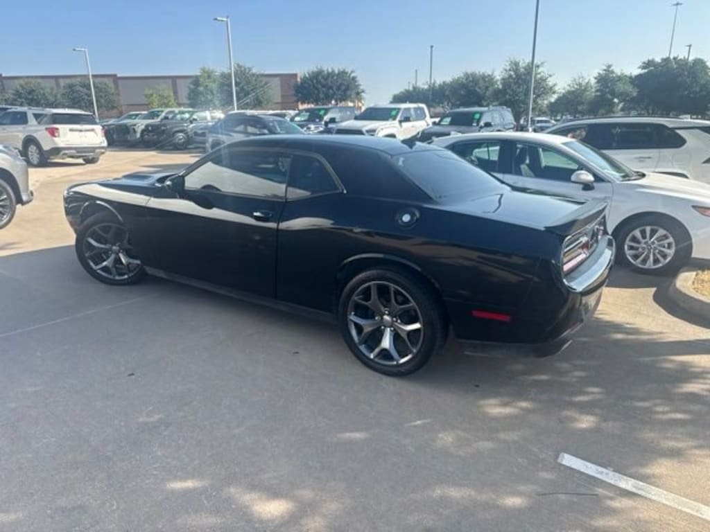 Used 2016 Dodge Challenger SXT Coupe