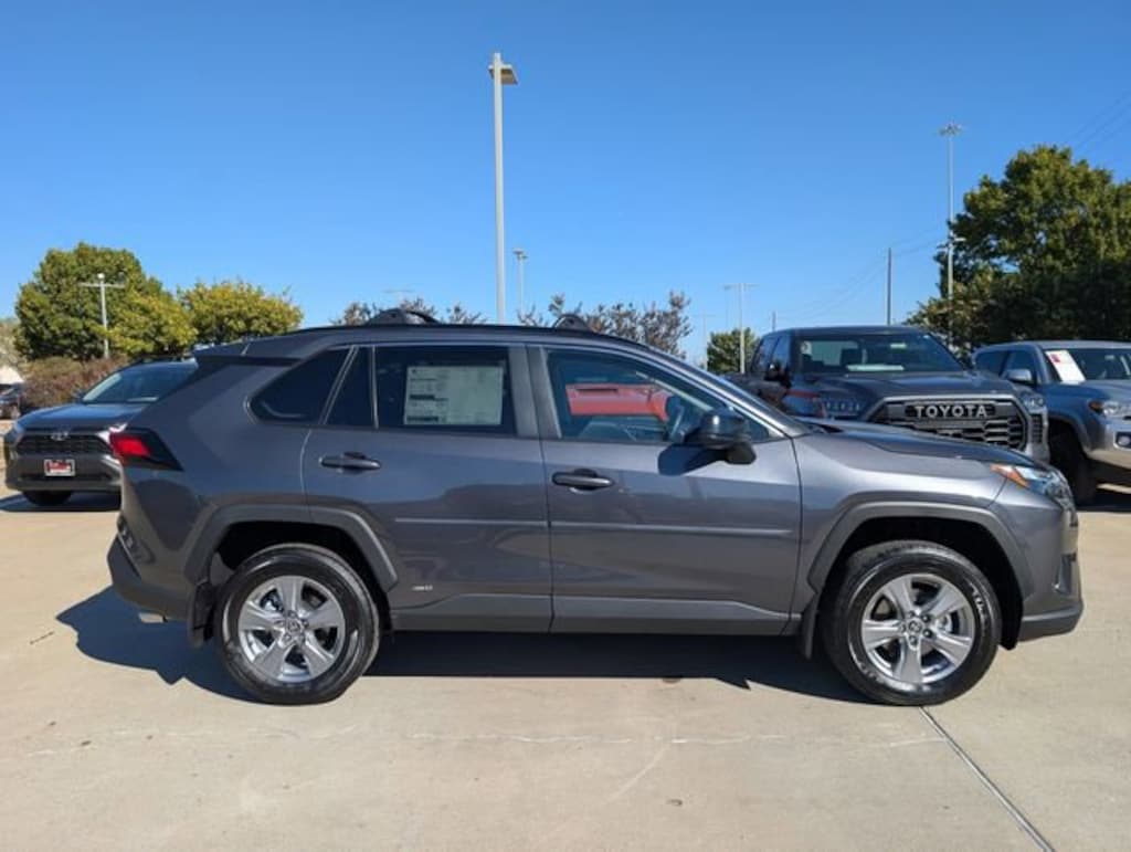 New 2025 Toyota RAV4 Hybrid LE SUV