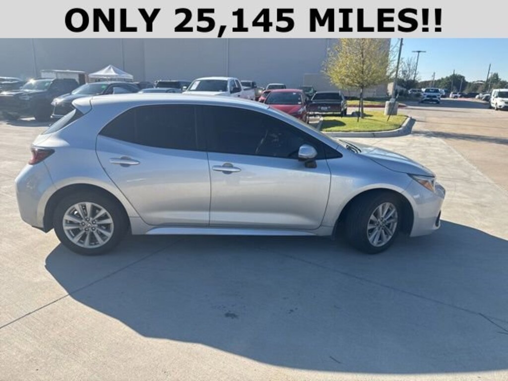 Used 2025 Toyota Corolla Hatchback SE Hatchback