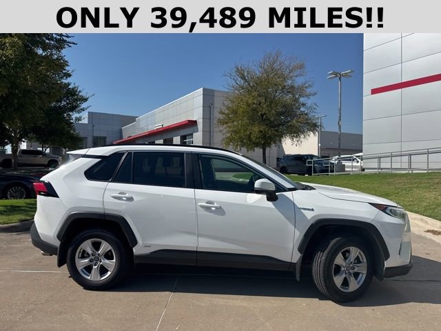 2019 Toyota RAV4 XSE XLE photo 2