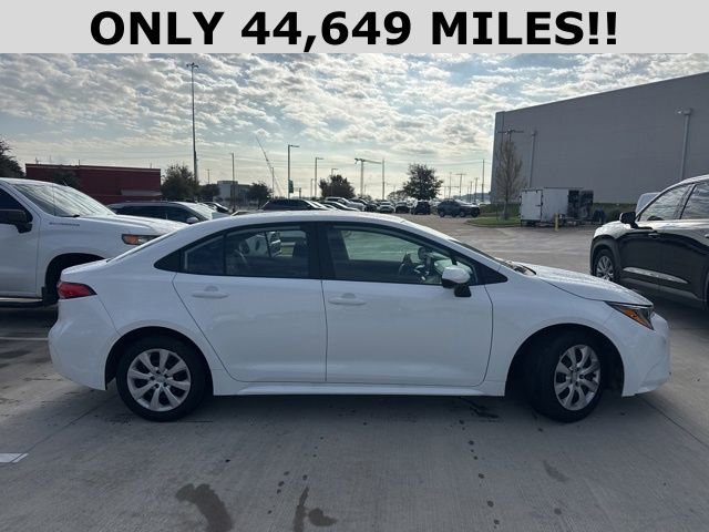 2024 Toyota Corolla LE photo 2