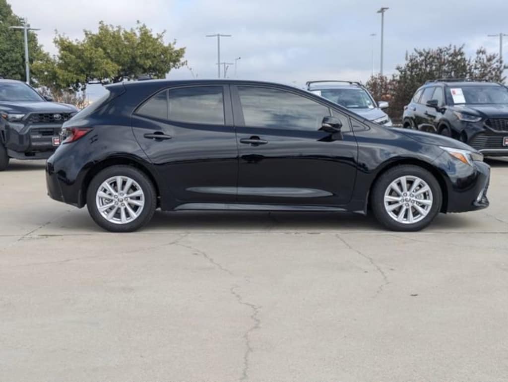 New 2025 Toyota Corolla Hatchback SE Hatchback