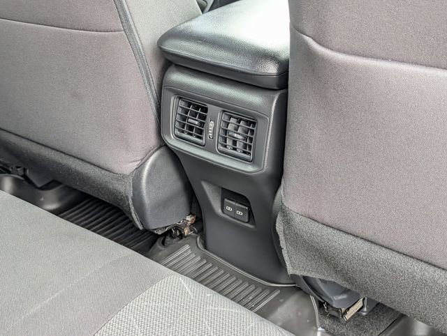 2022 Toyota RAV4 XLE - Photo 29