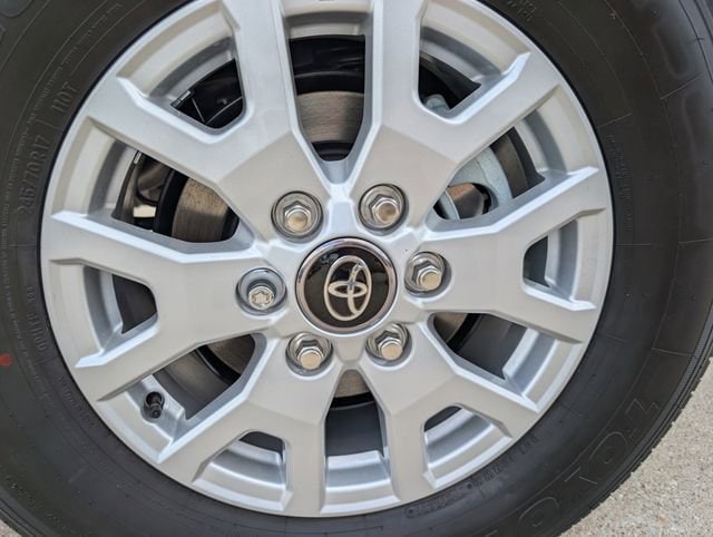 2025 Toyota Tacoma SR5 - Photo 6