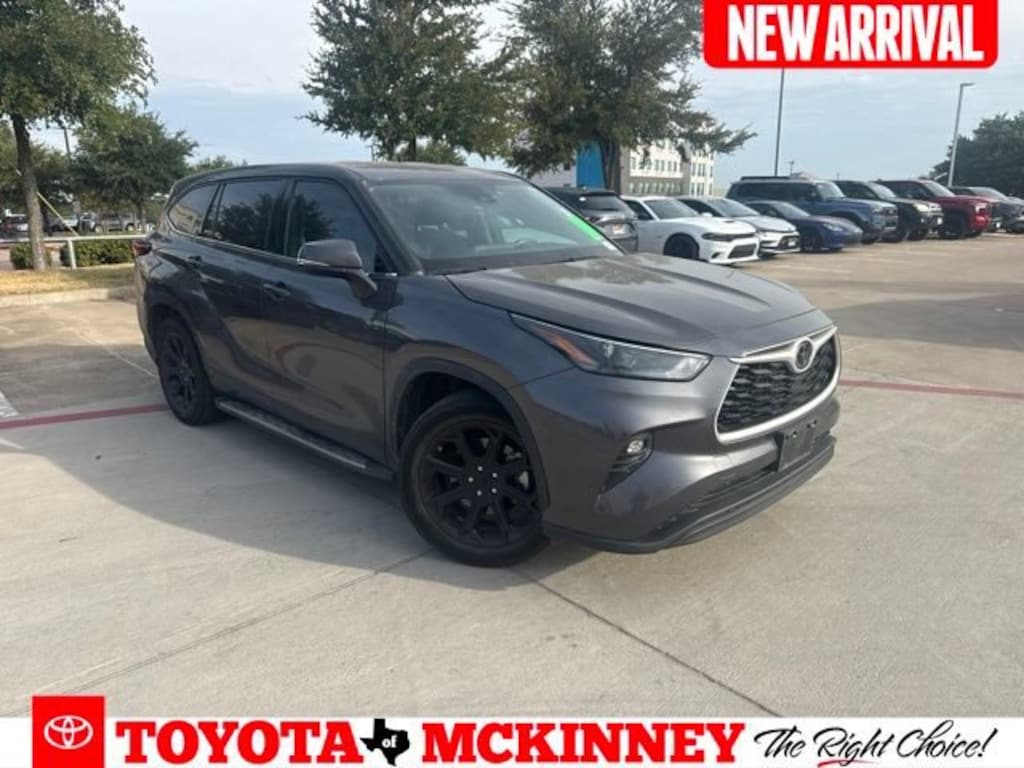 Used 2022 Toyota Highlander LE SUV