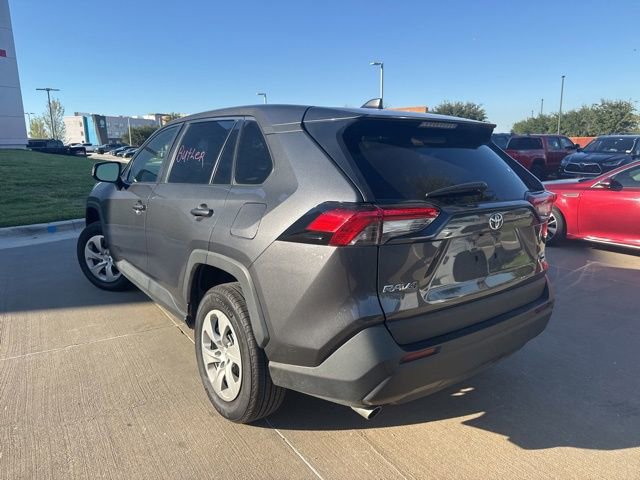 2024 Toyota RAV4 LE photo 4
