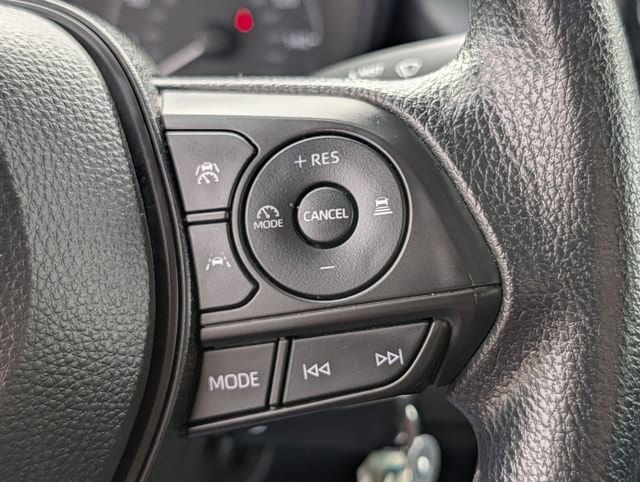2024 Toyota Corolla LE - Photo 19