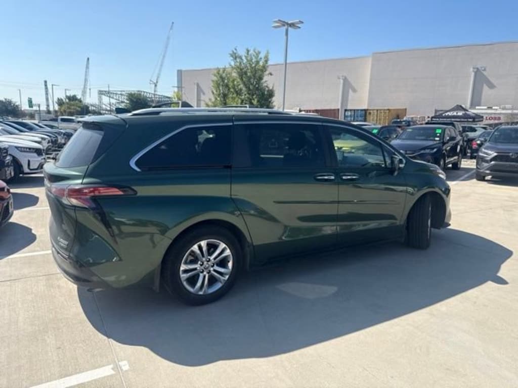 Used 2022 Toyota Sienna Platinum Van Passenger Van