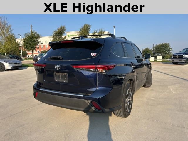2020 Toyota Highlander XLE photo 2