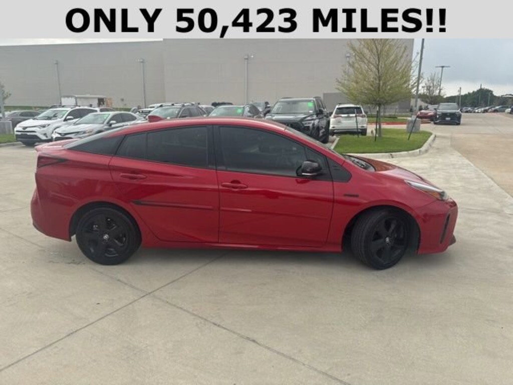 Used 2021 Toyota Prius XLE Hatchback