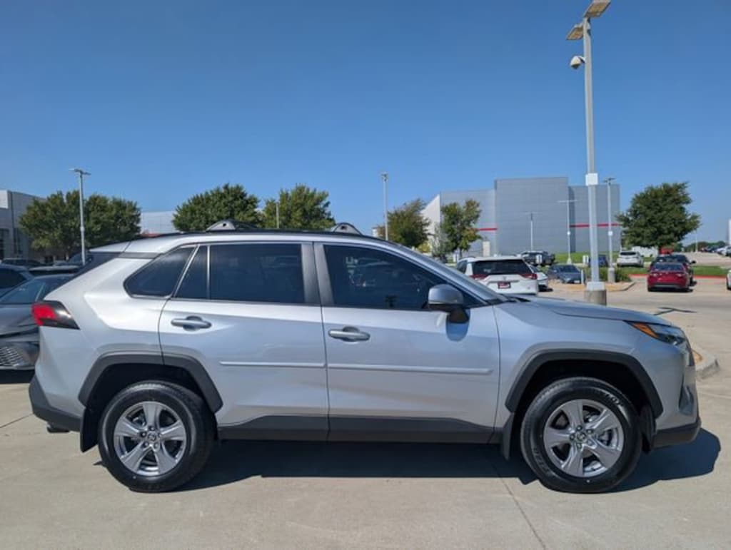 New 2025 Toyota RAV4 XLE SUV