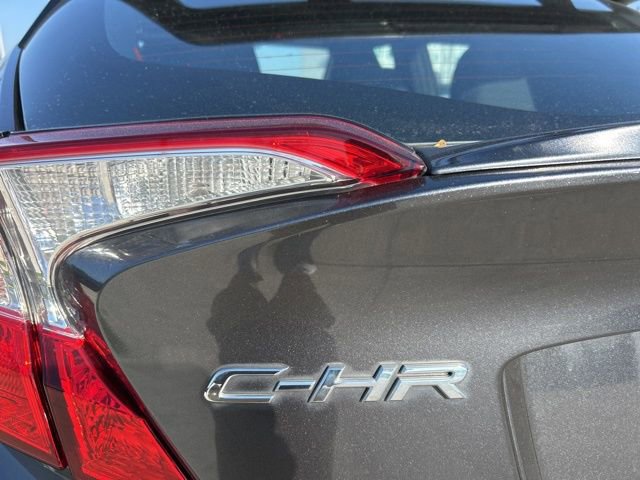 2018 Toyota C-HR XLE photo 4