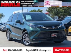 New 2025 Toyota Sienna XLE Van Passenger Van