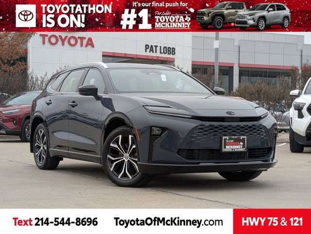 2025 Toyota Crown Signia XLE's photo