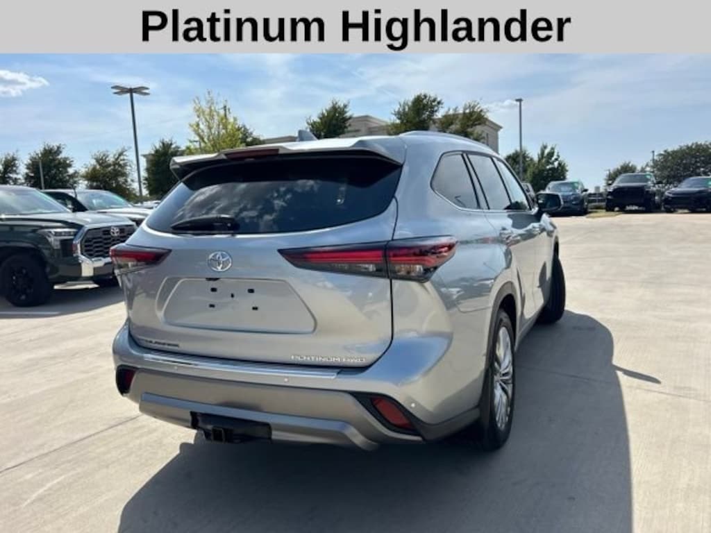 Used 2025 Toyota Highlander Platinum SUV