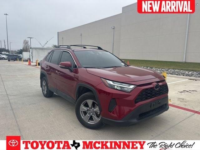 2024 Toyota RAV4 XLE's photo