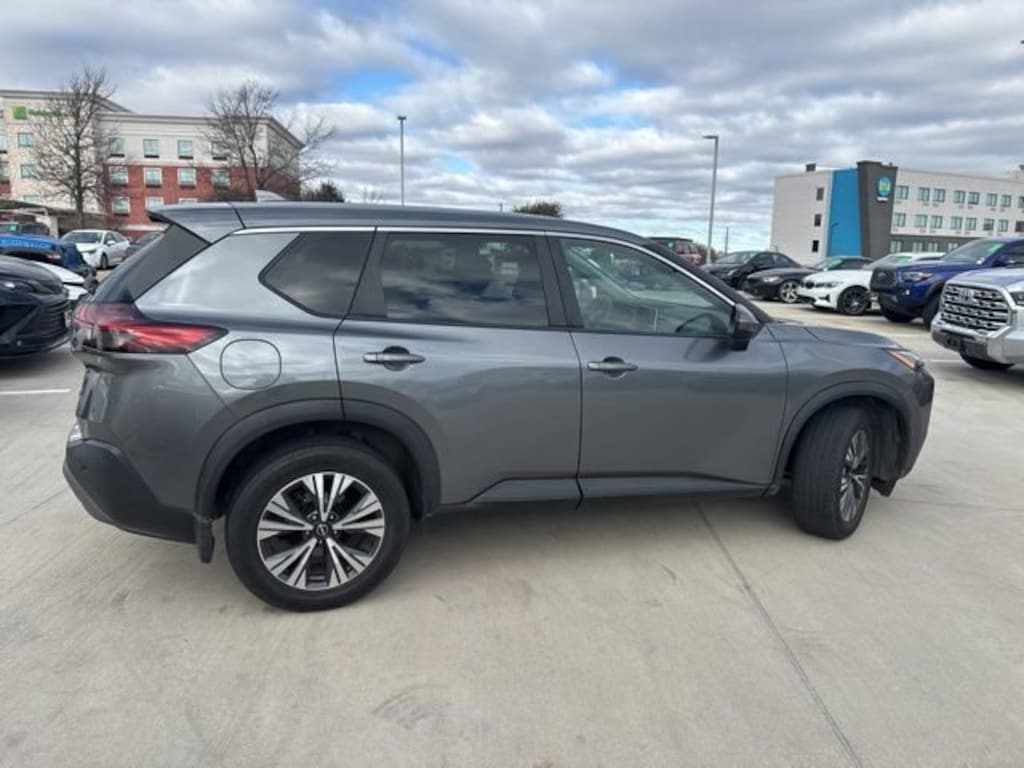 Used 2022 Nissan Rogue SV SUV