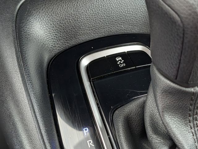 2024 Toyota Corolla LE - Photo 16