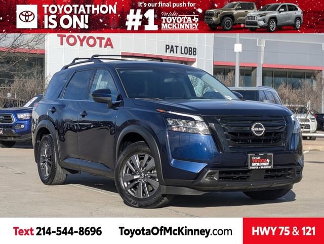 2022 Nissan Pathfinder SV's photo