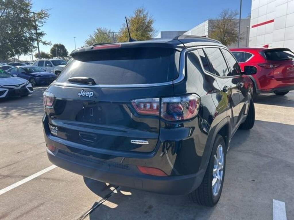 Used 2024 Jeep Compass Latitude Lux SUV