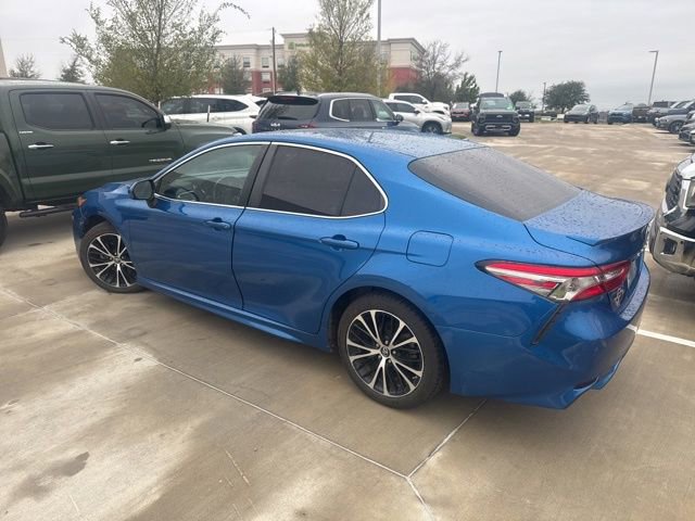 2018 Toyota Camry SE XLE photo 4
