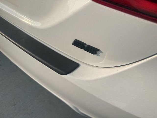 2023 Toyota Camry SE photo 3