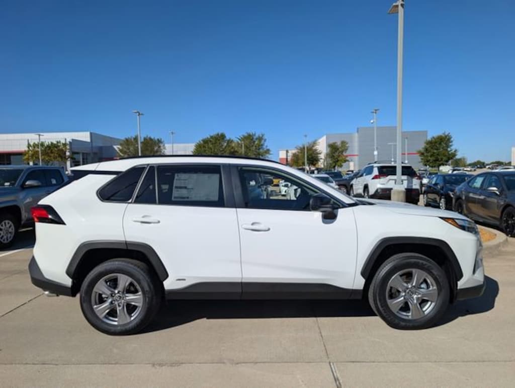 New 2025 Toyota RAV4 Hybrid LE SUV