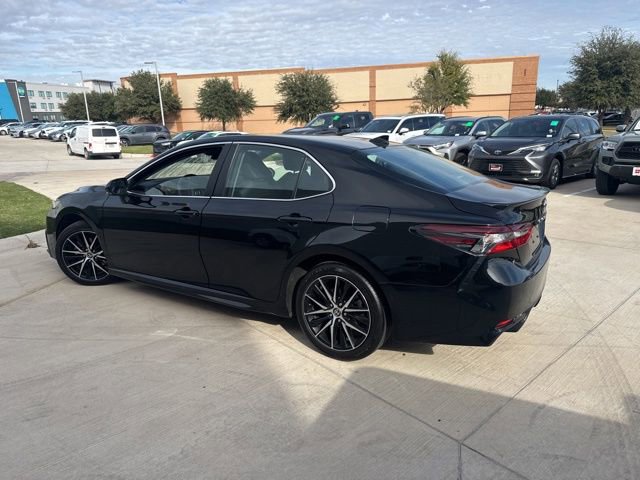 2024 Toyota Camry SE photo 3