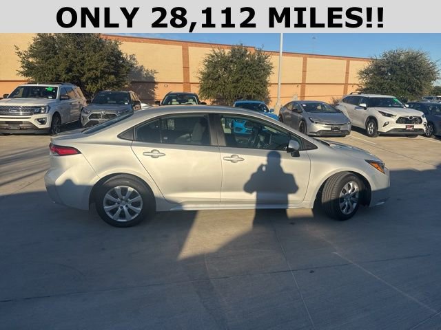 2024 Toyota Corolla LE photo 2