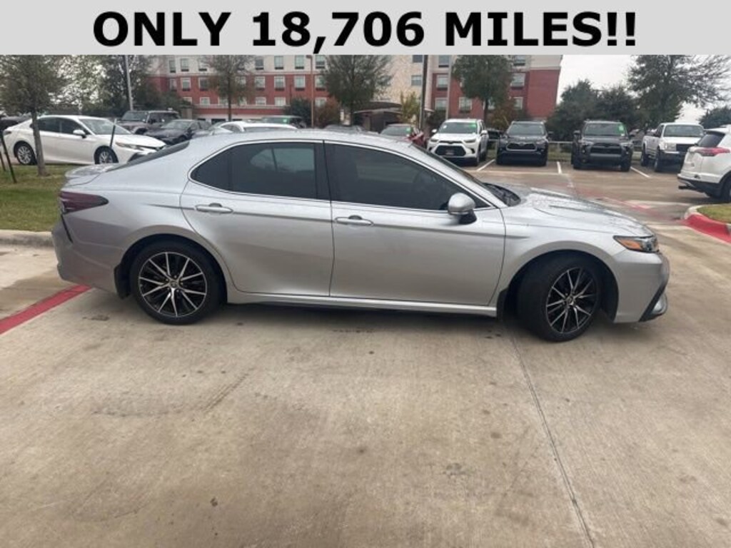 Used 2023 Toyota Camry SE Sedan