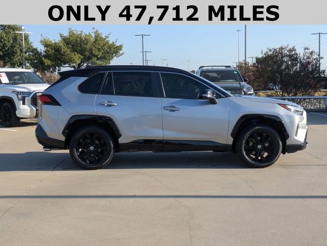 2022 Toyota RAV4 Hybrid XSE photo 3