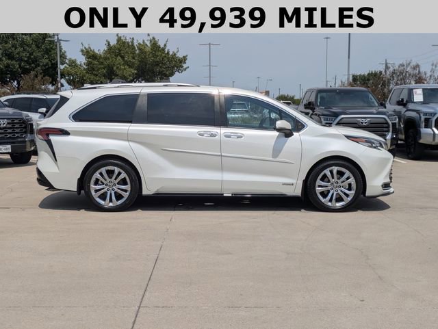 2021 Toyota Sienna Platinum photo 4