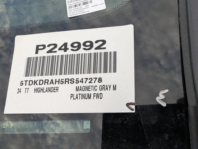 2024 Toyota Highlander Platinum - Photo 37