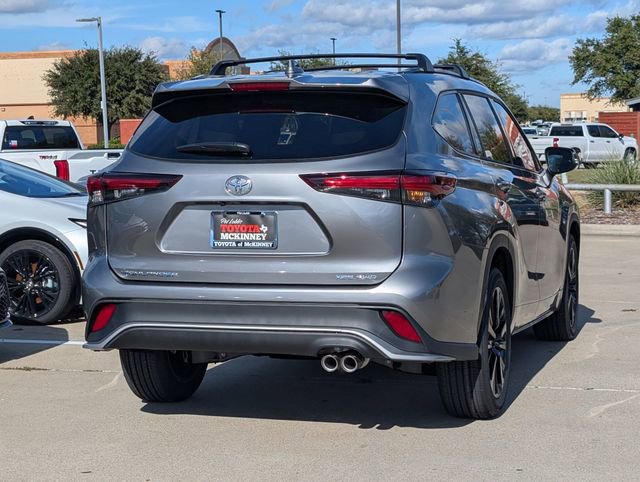 2026 Toyota Highlander XSE photo 4