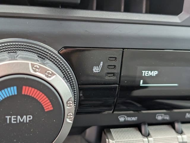 2025 Toyota Tacoma SR5 - Photo 14