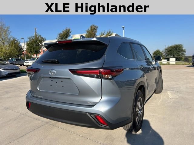 2024 Toyota Highlander XLE photo 3